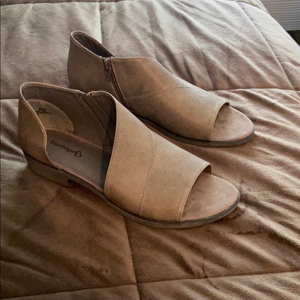 Gray open toe flats